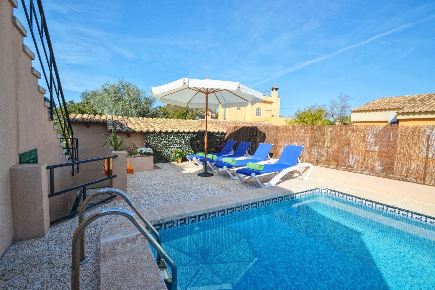 Schoene Mit Pool Und Garten * El Toro (Mallorca)